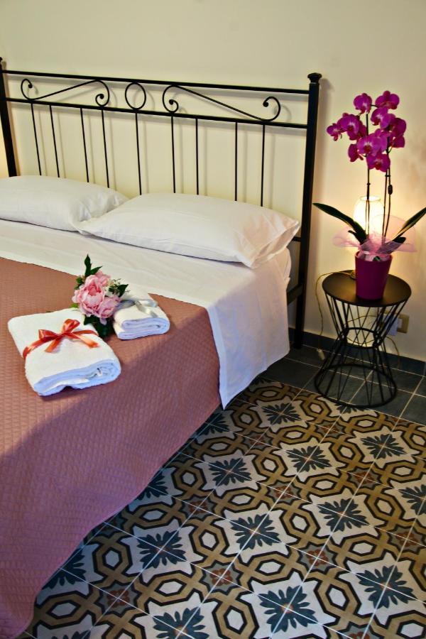 Domus Aurea Bed & Breakfast Montalbano Elicona Exterior photo