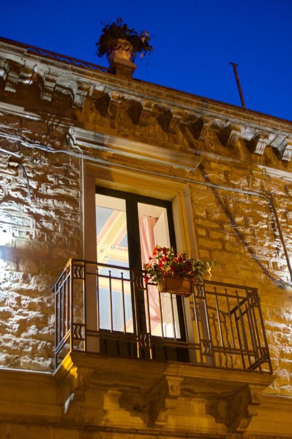 Domus Aurea Bed & Breakfast Montalbano Elicona Exterior photo